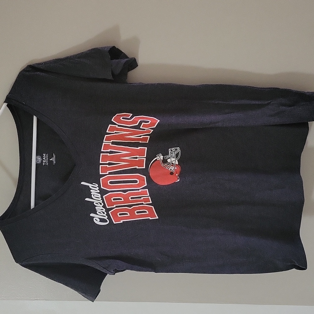Cleveland Browns v neck